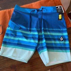 Volcom Mod-Tech Shorts NWT